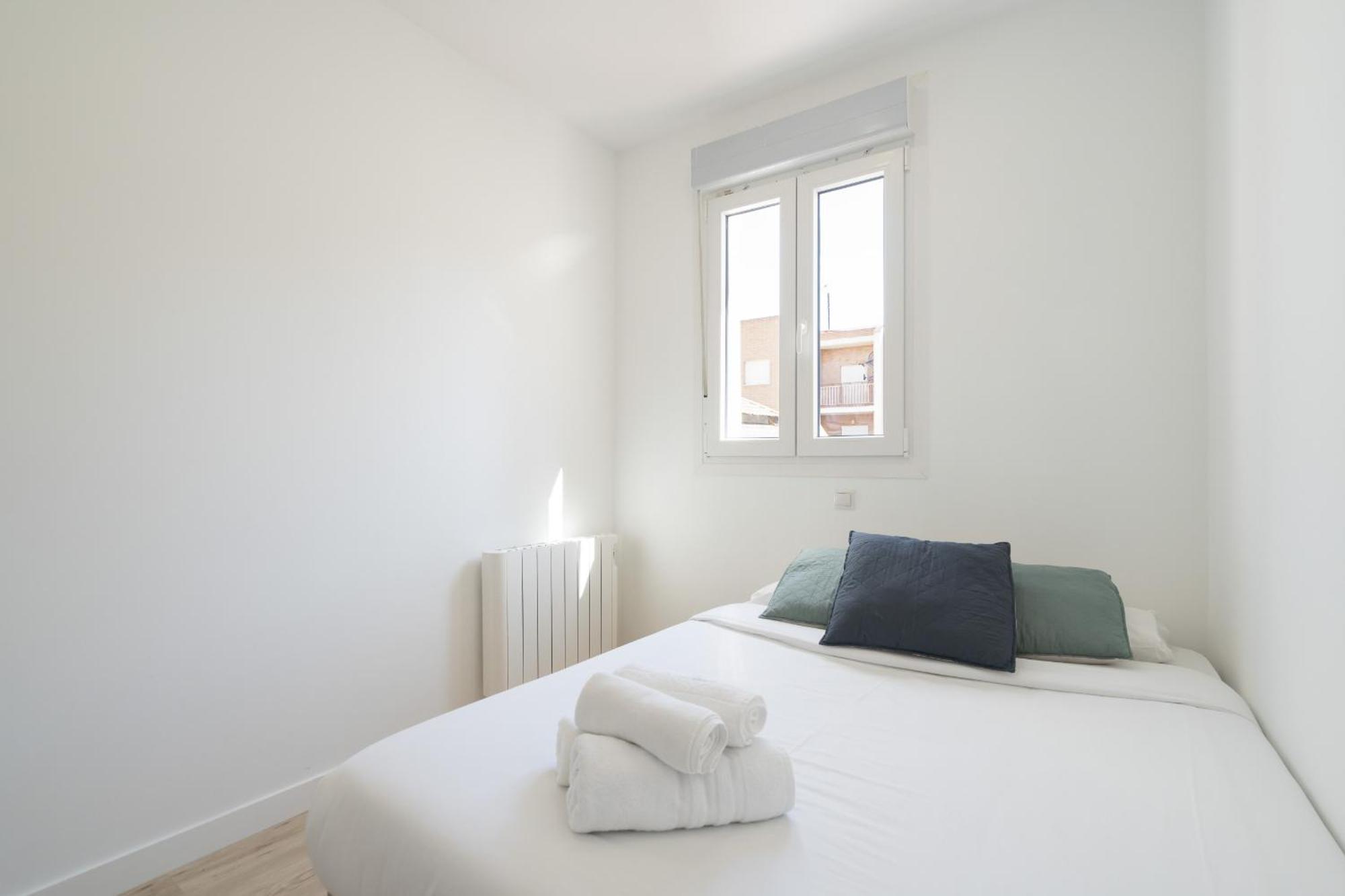 Apartamentos En La Avda De La Albufera Alquiler Temporal Madrid Eksteriør bilde