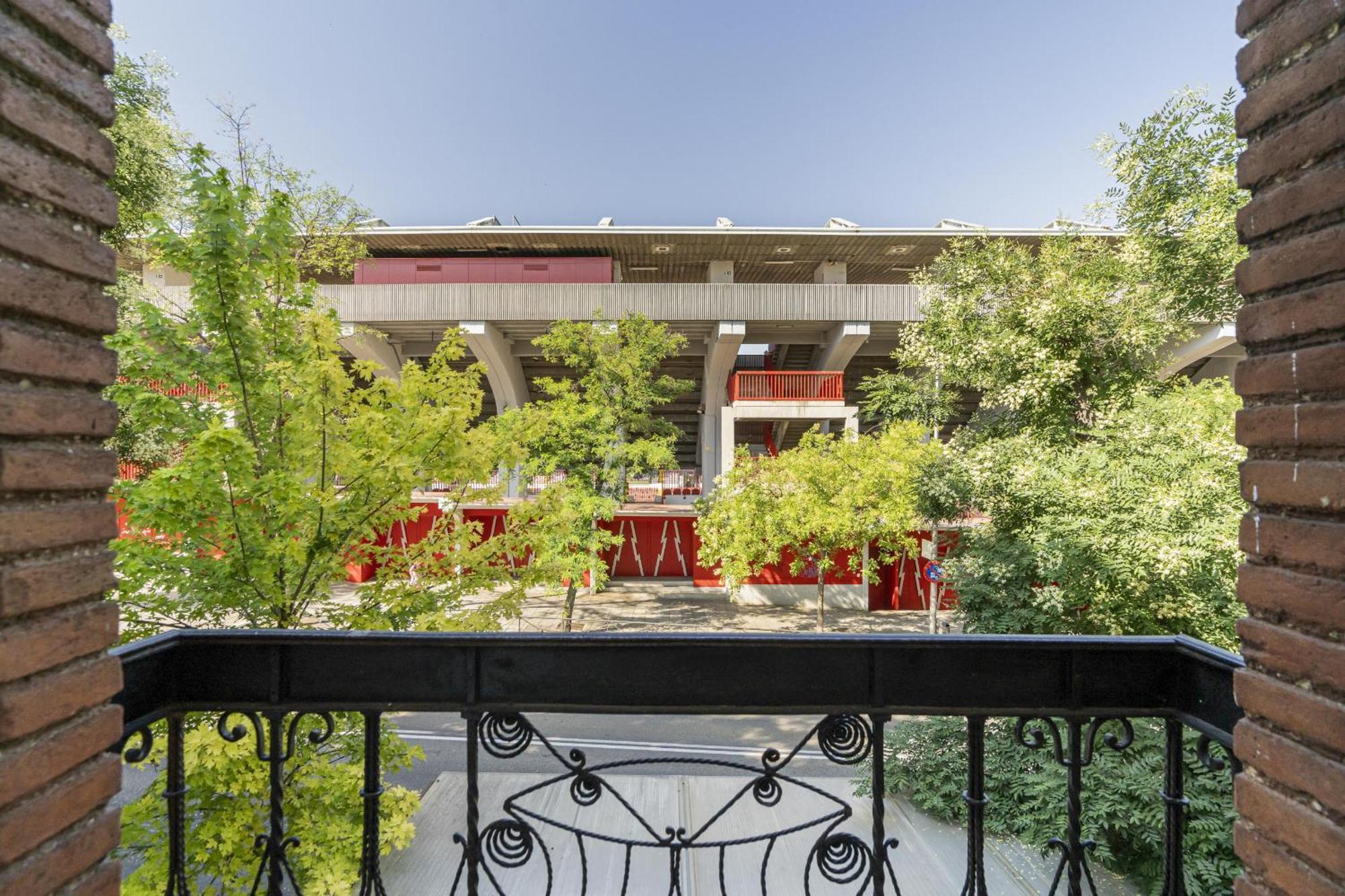 Apartamentos En La Avda De La Albufera Alquiler Temporal Madrid Eksteriør bilde