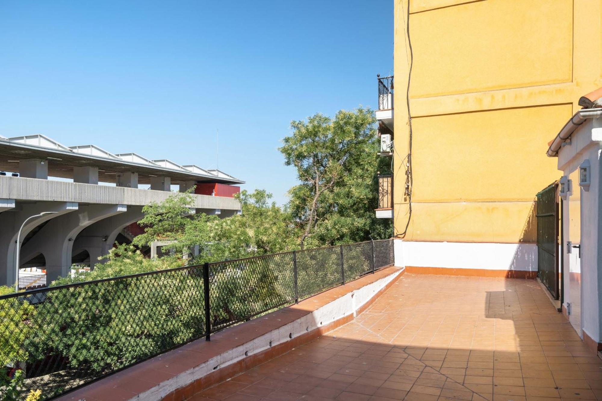 Apartamentos En La Avda De La Albufera Alquiler Temporal Madrid Eksteriør bilde