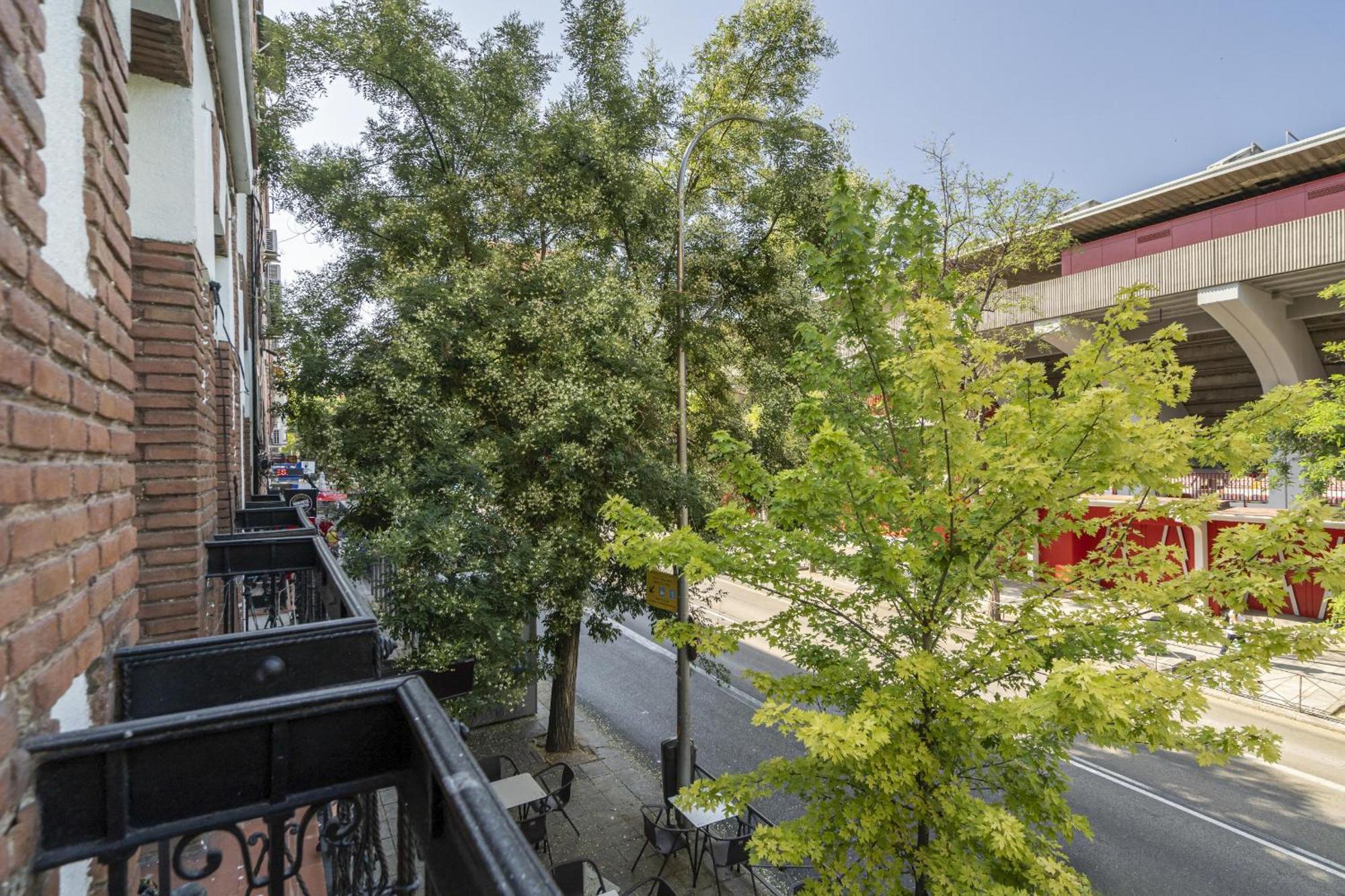 Apartamentos En La Avda De La Albufera Alquiler Temporal Madrid Eksteriør bilde